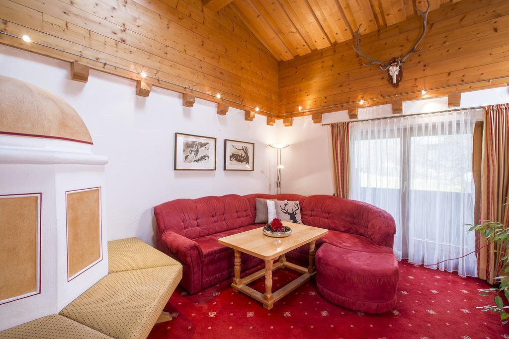 Landhaus Zirmhof Saalbach-Hinterglemm Kamer foto